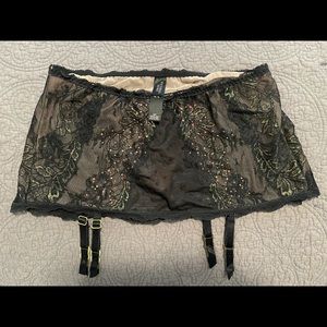 Elegant Black Lace Garter Belt